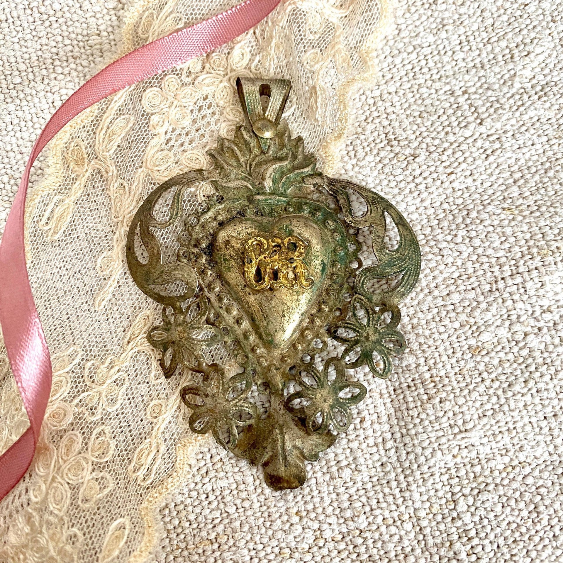Antique Italian Ex Voto silverplate sacred heart |0883-vintage-Ex Voto-Sweet Antik