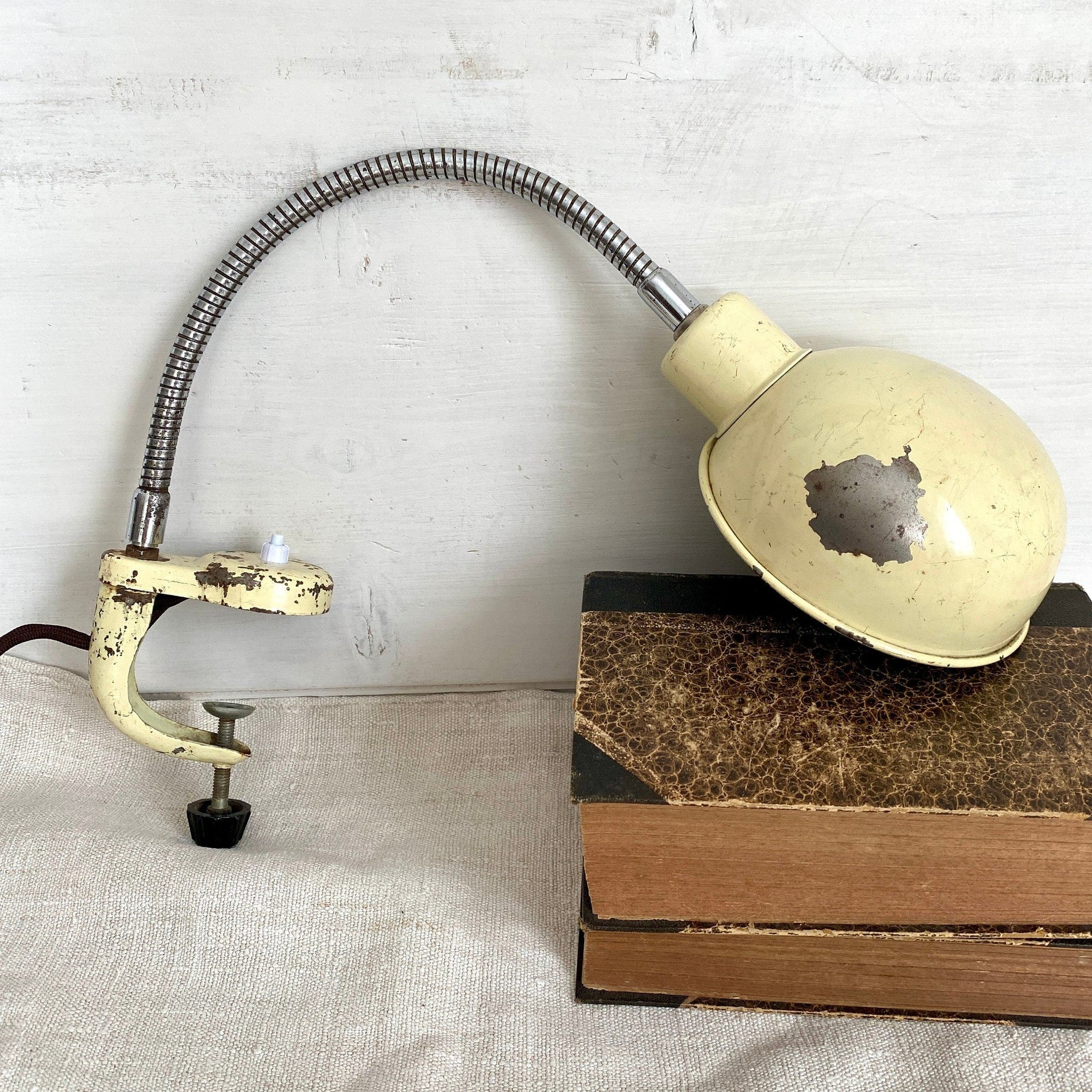vintage-50s clamp table lamp with flexible gooseneck-Sweet Antik