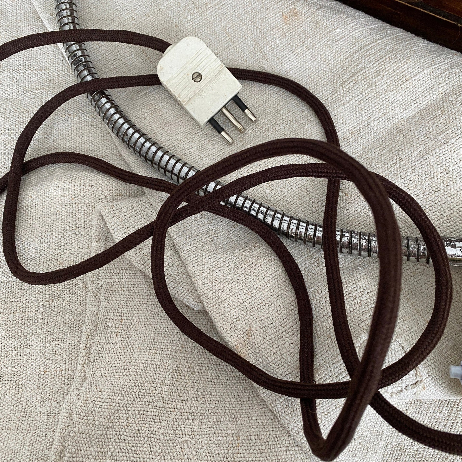 vintage-50s clamp table lamp with flexible gooseneck-Sweet Antik