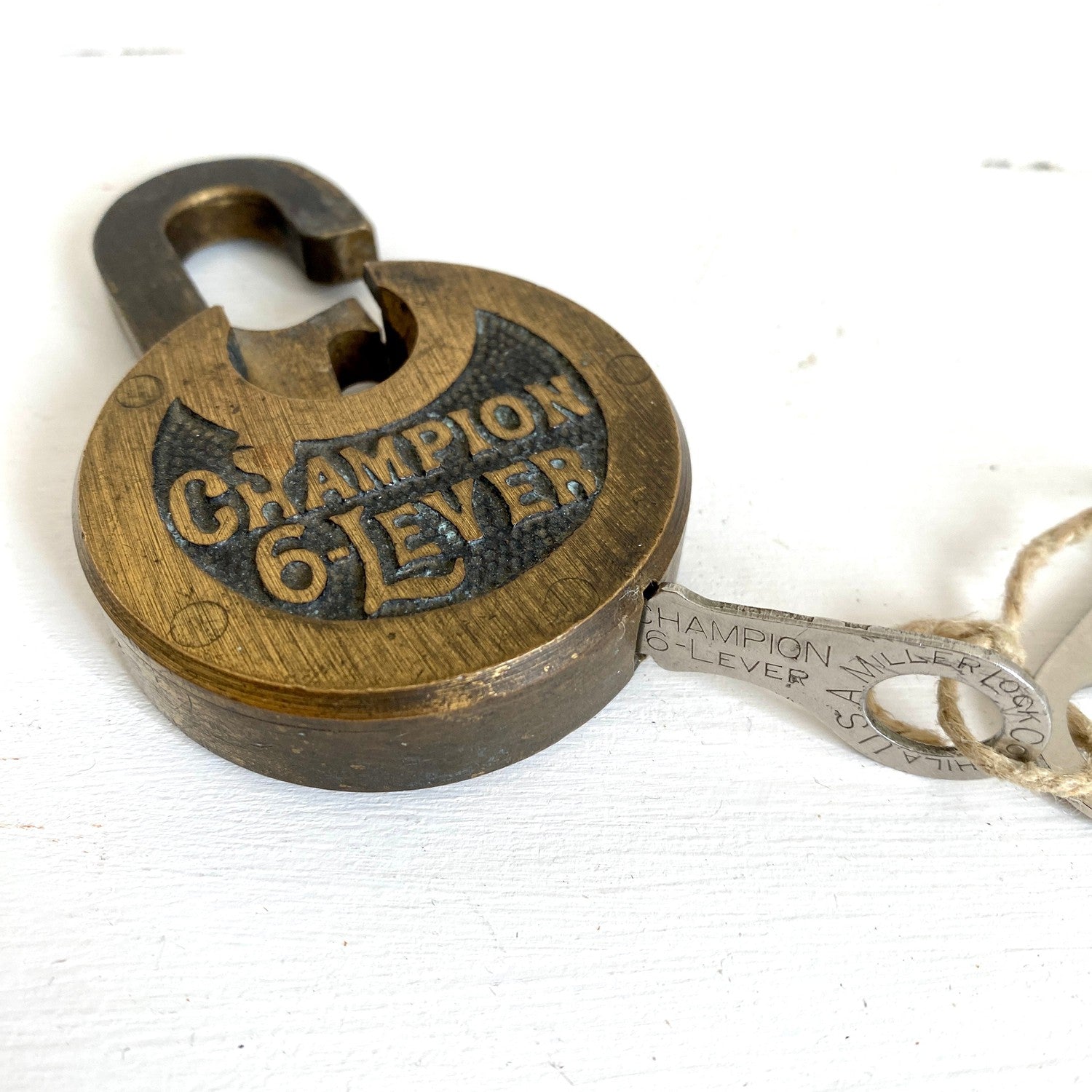 Antique Champion 6-Lever Brass Padlock with 2 keys high shackle Miller Lock-Sweet Antik