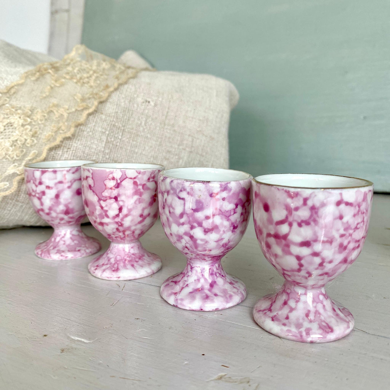 Antique porcelain egg cups 19th c. pink marble decor and gold rim, set of 4-Sweet Antik