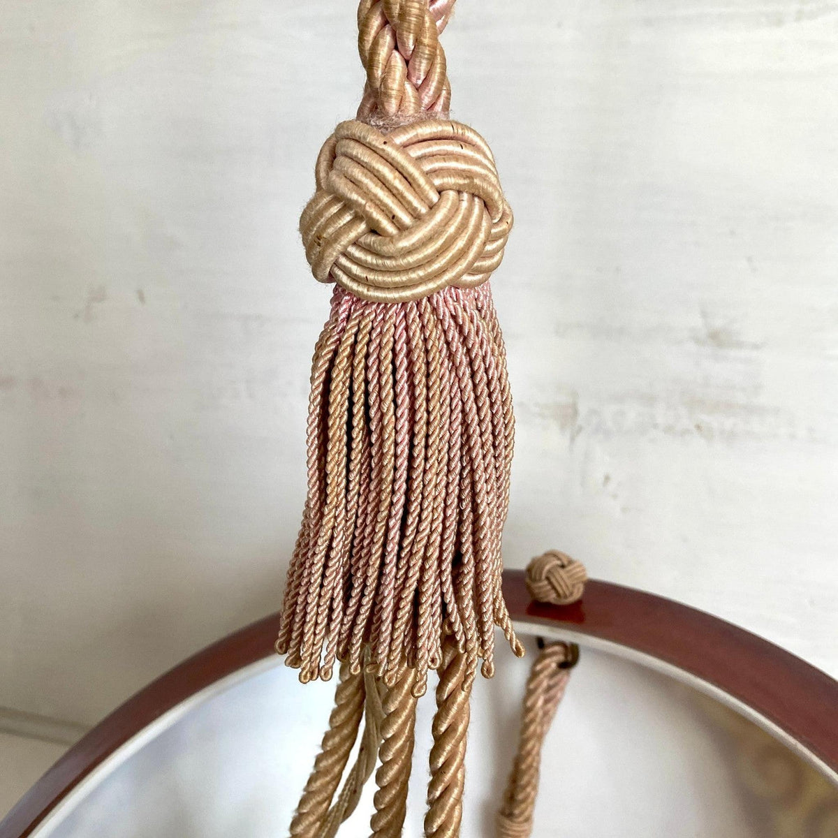 Art Deco Pendelleuchte Lampe Antik Opalglas handbemalt Spritzdekor, um 1930