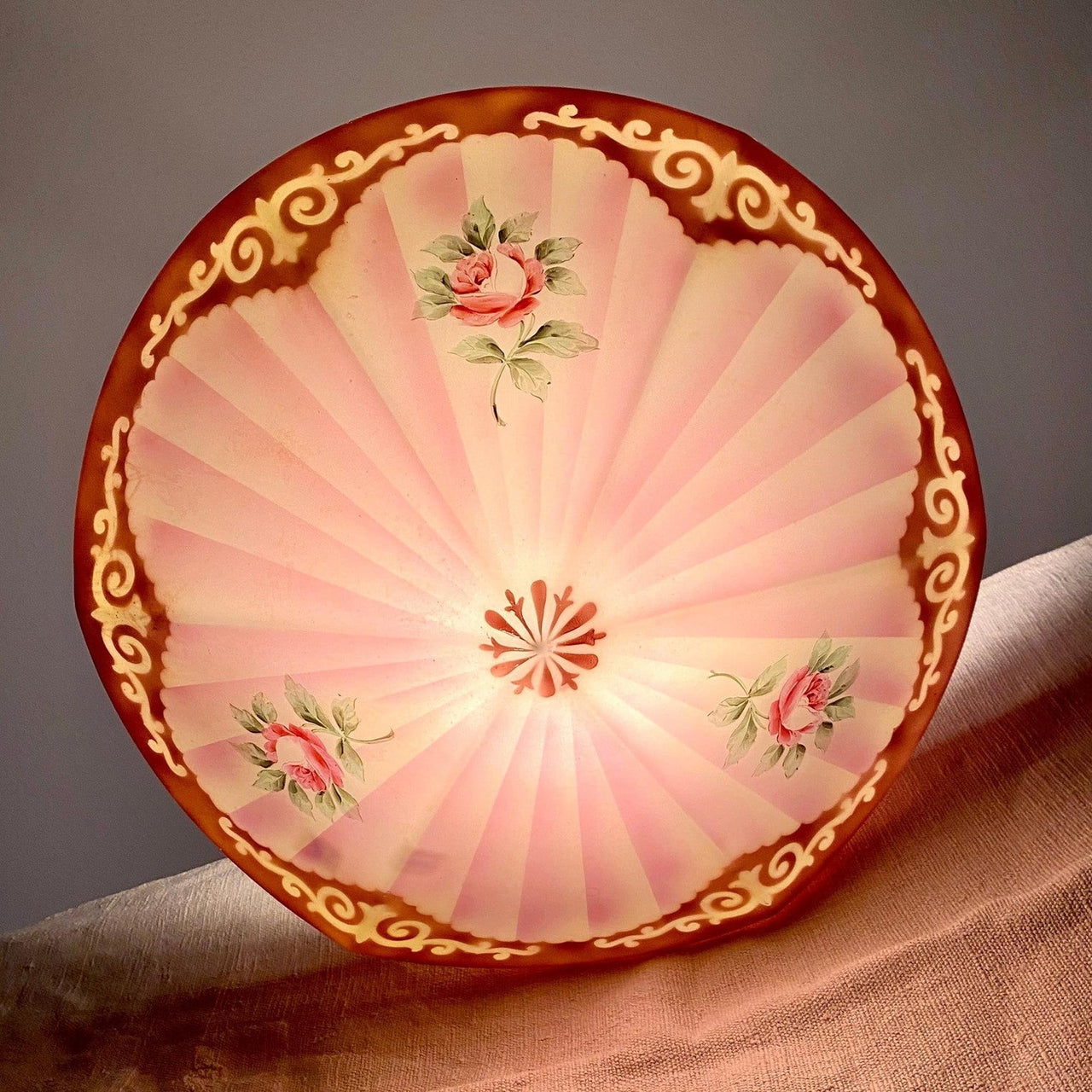 Art Deco Pendelleuchte Lampe Antik Opalglas handbemalt Spritzdekor, um 1930