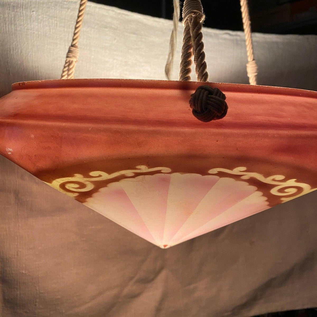 Art Deco Pendelleuchte Lampe Antik Opalglas handbemalt Spritzdekor, um 1930