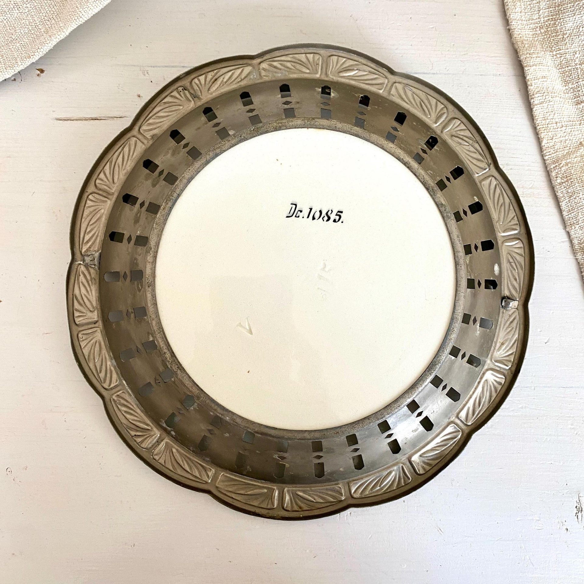 Art Deco Spritzdekor Schale Henkelkorb Korb Keramik mit Montur, um 1930
