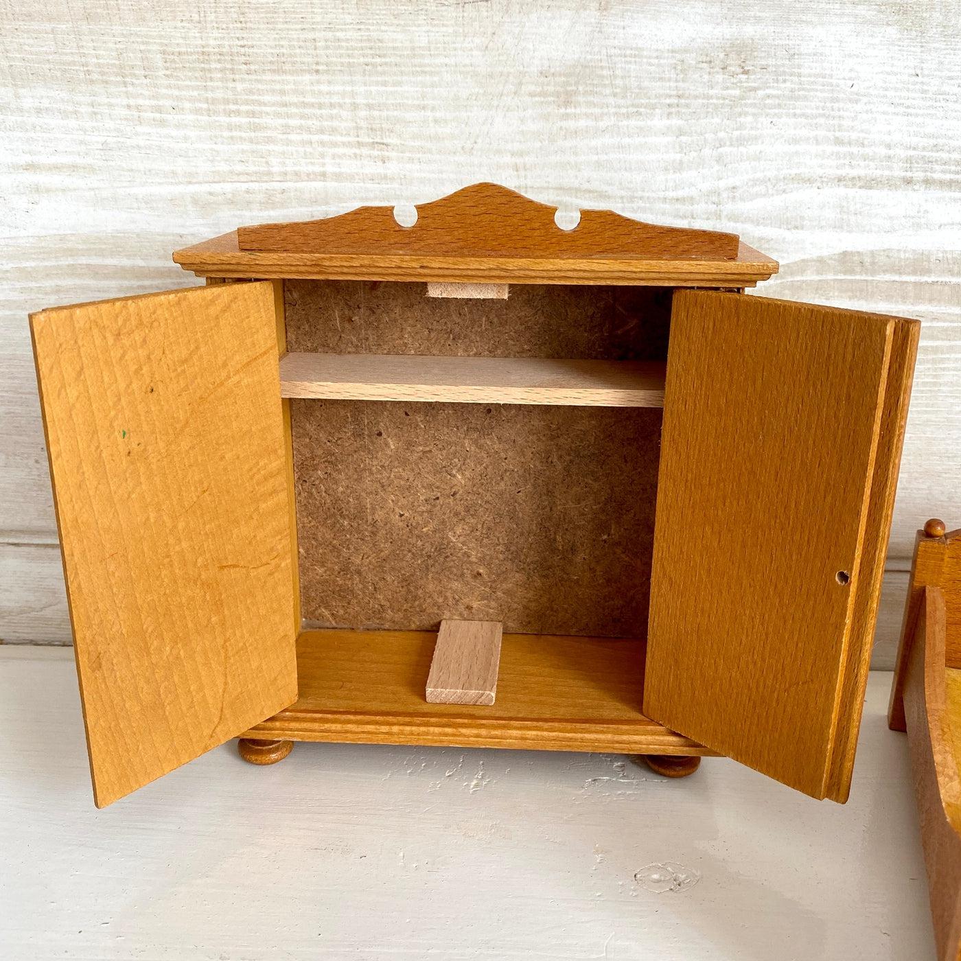 Dora Kuhn dollhouse bedroom wooden furniture, 1970s-Sweet Antik