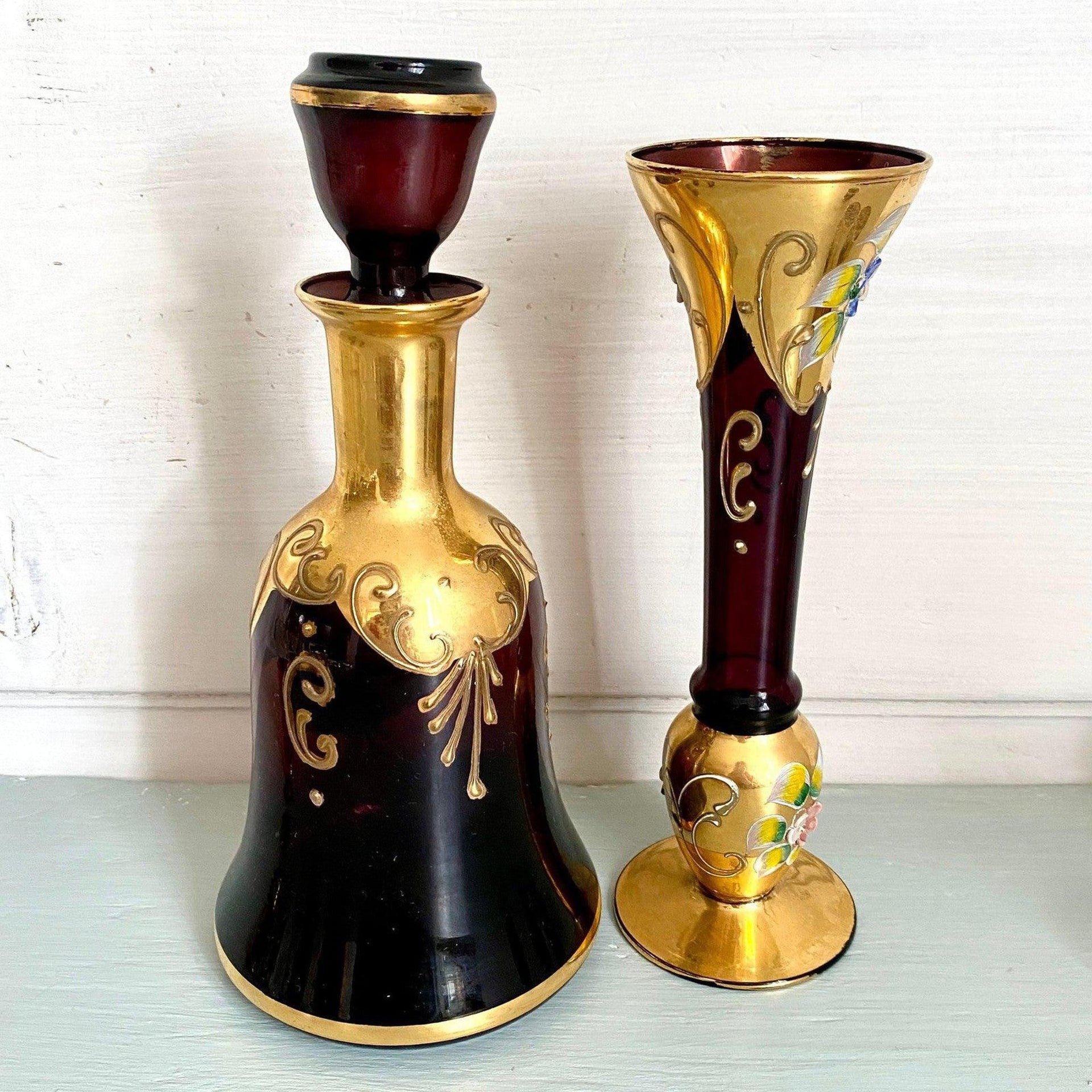 Likörset Murano Glas Tre Fuochi Rubinrot 24kt Gold Emaille Blumen 8-teilig Vintage 60er