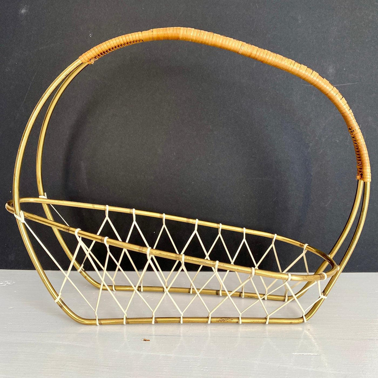 Mid century brass bottle holder with rattan handle 1950s-Sweet Antik