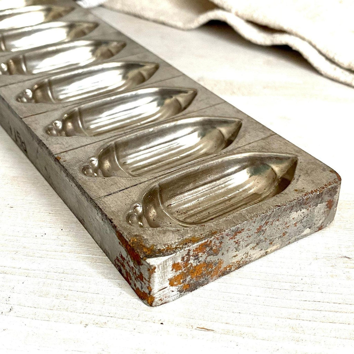 Schokoladenform Antik Pralinenform Laurosch Maikäfer, um 1930