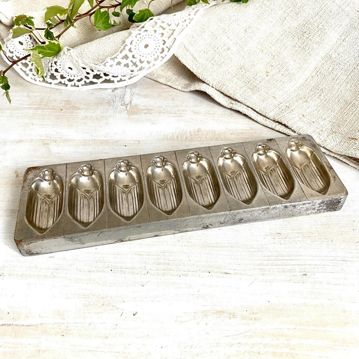 Schokoladenform Antik Pralinenform Laurosch Maikäfer, um 1930