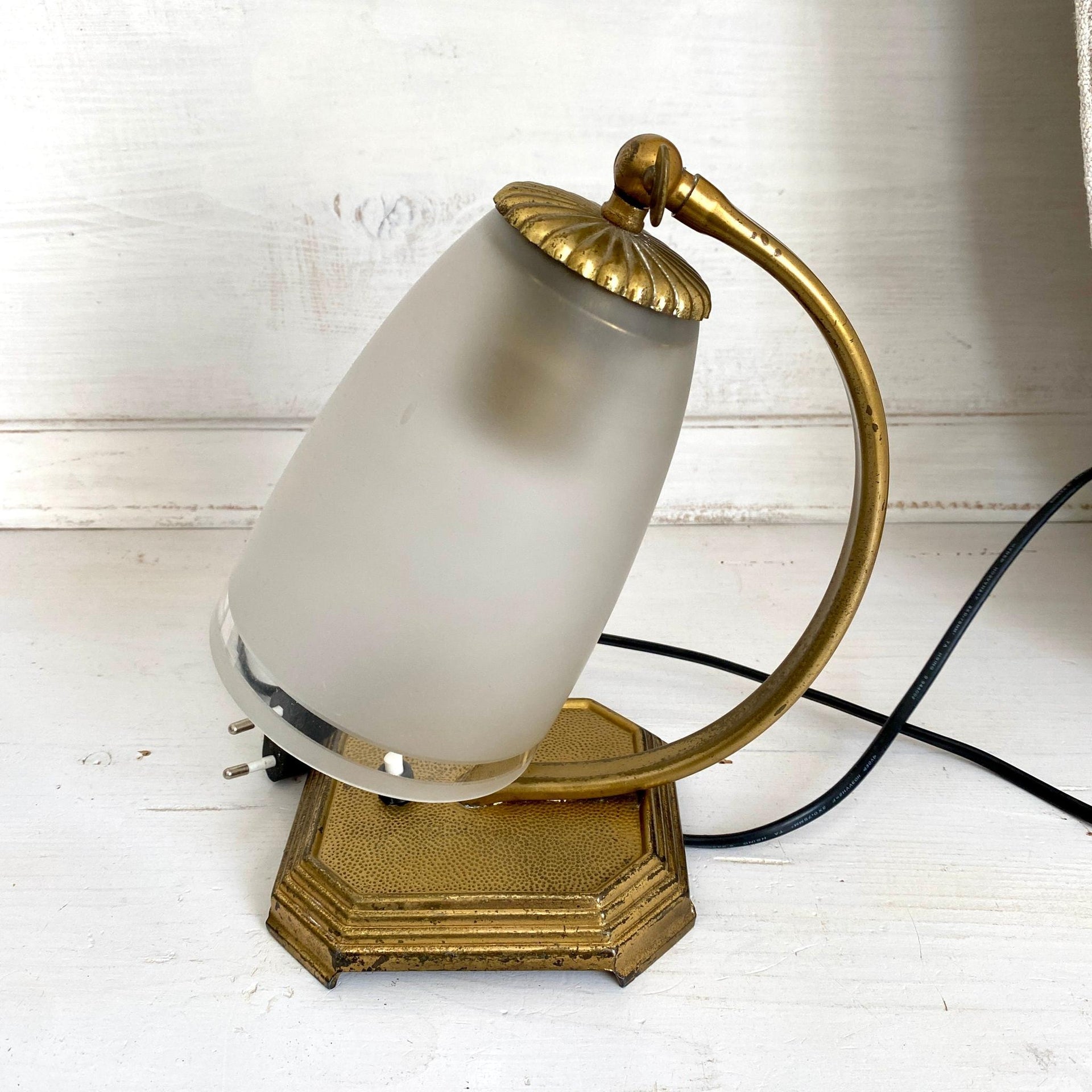 Vintage Nachttischlampe 50er Tischlampe Messing Milchglas