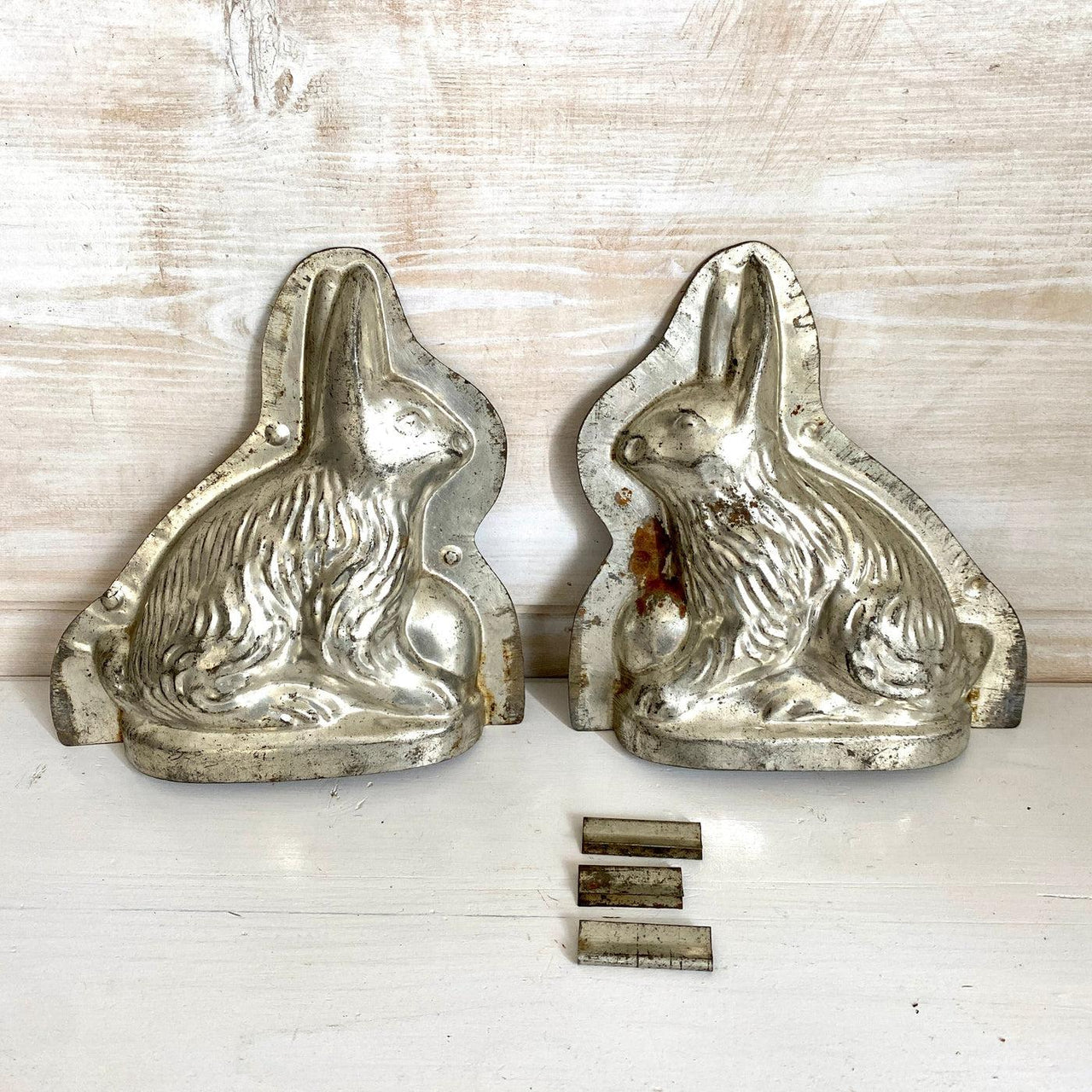 Vintage chocolate mold Easter Bunny rabbit with Egg ,1950s-Sweet Antik