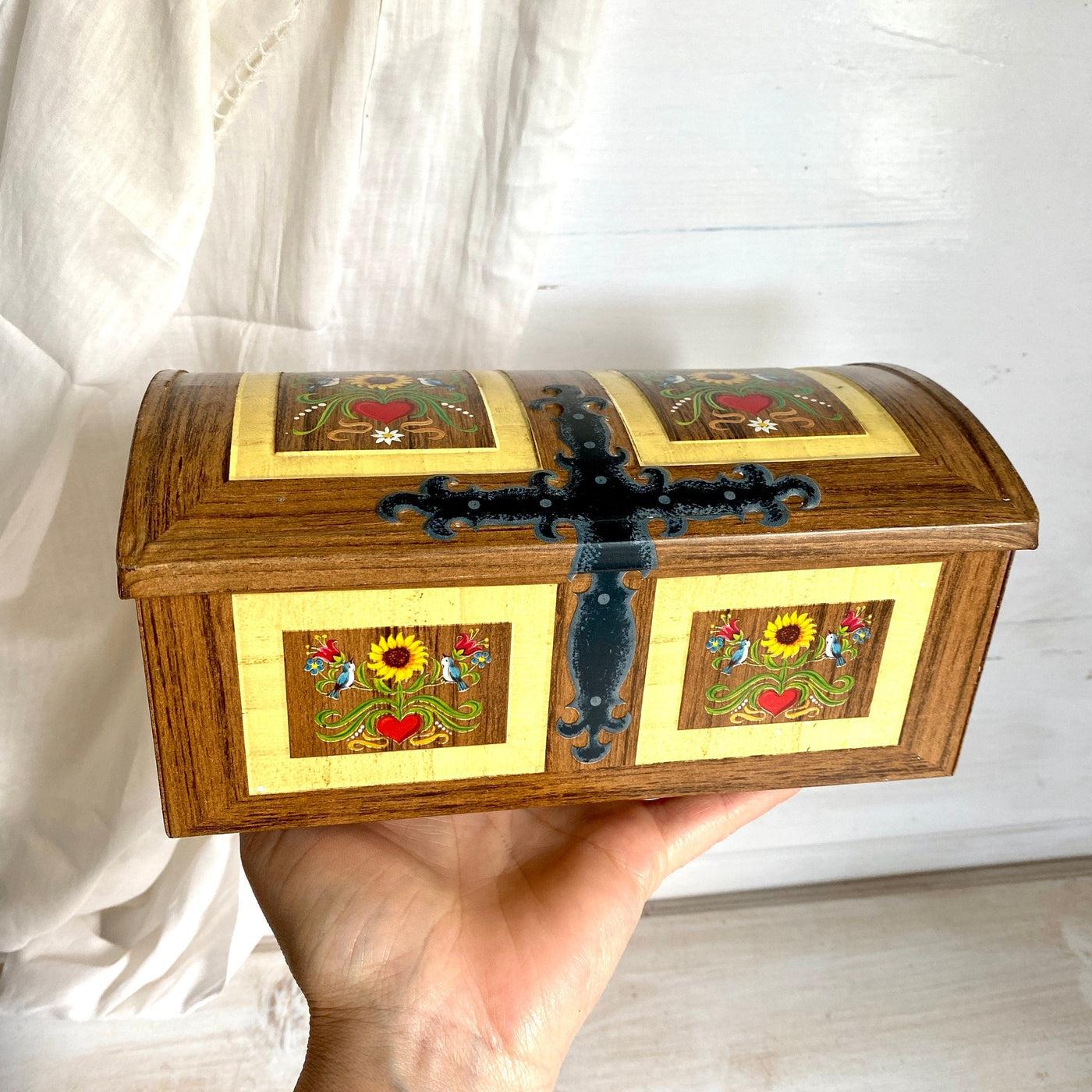 Vintage cookies tin box Bavarian decor treasure chest, 1950s-Sweet Antik