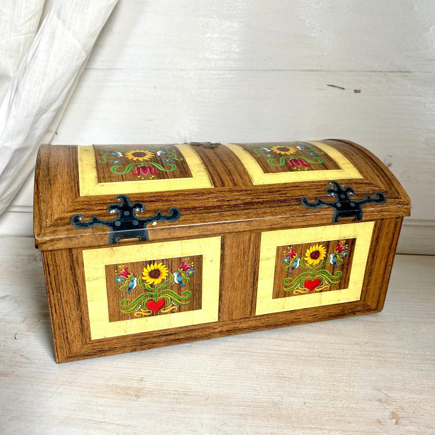 Vintage cookies tin box Bavarian decor treasure chest, 1950s-Sweet Antik