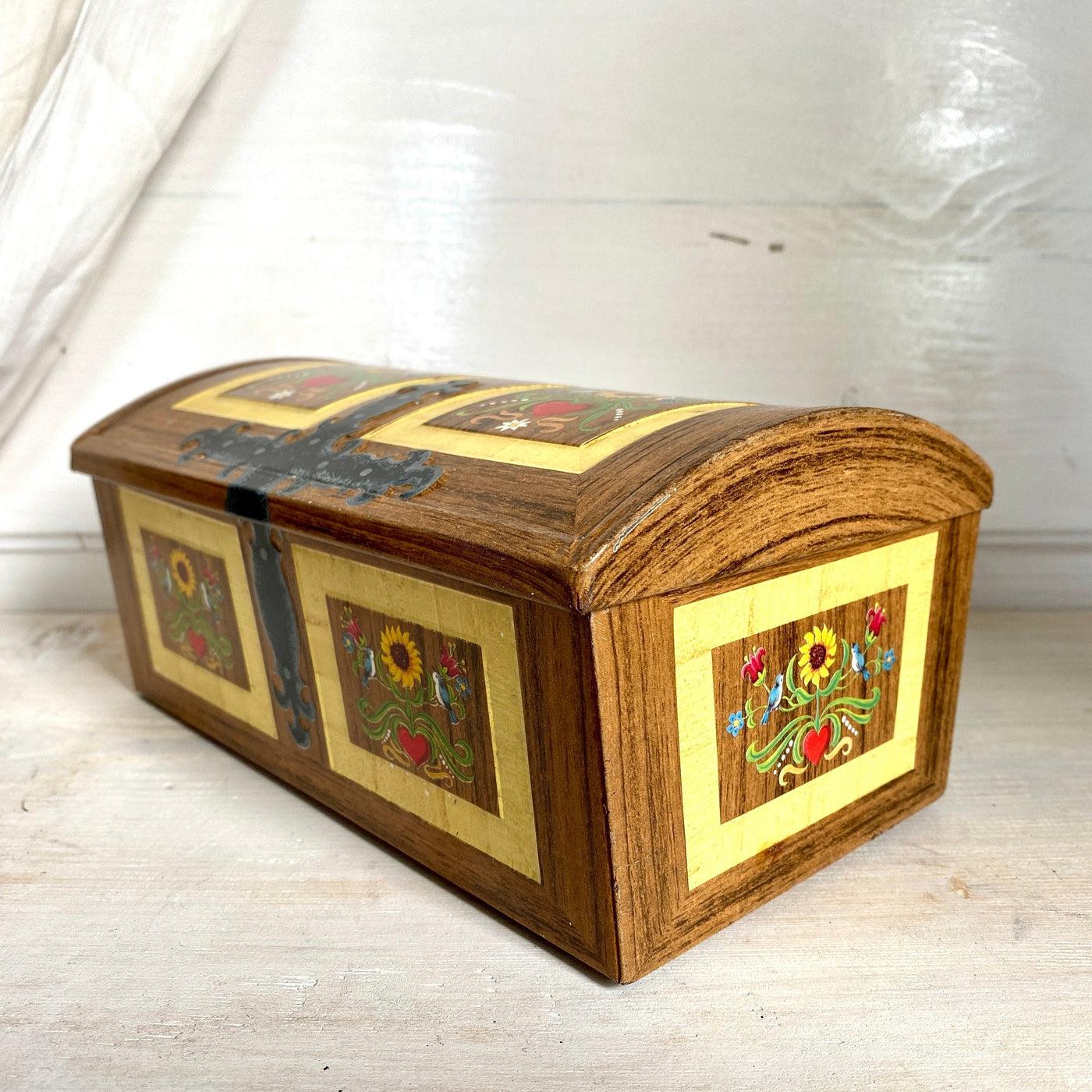 Vintage cookies tin box Bavarian decor treasure chest, 1950s-Sweet Antik