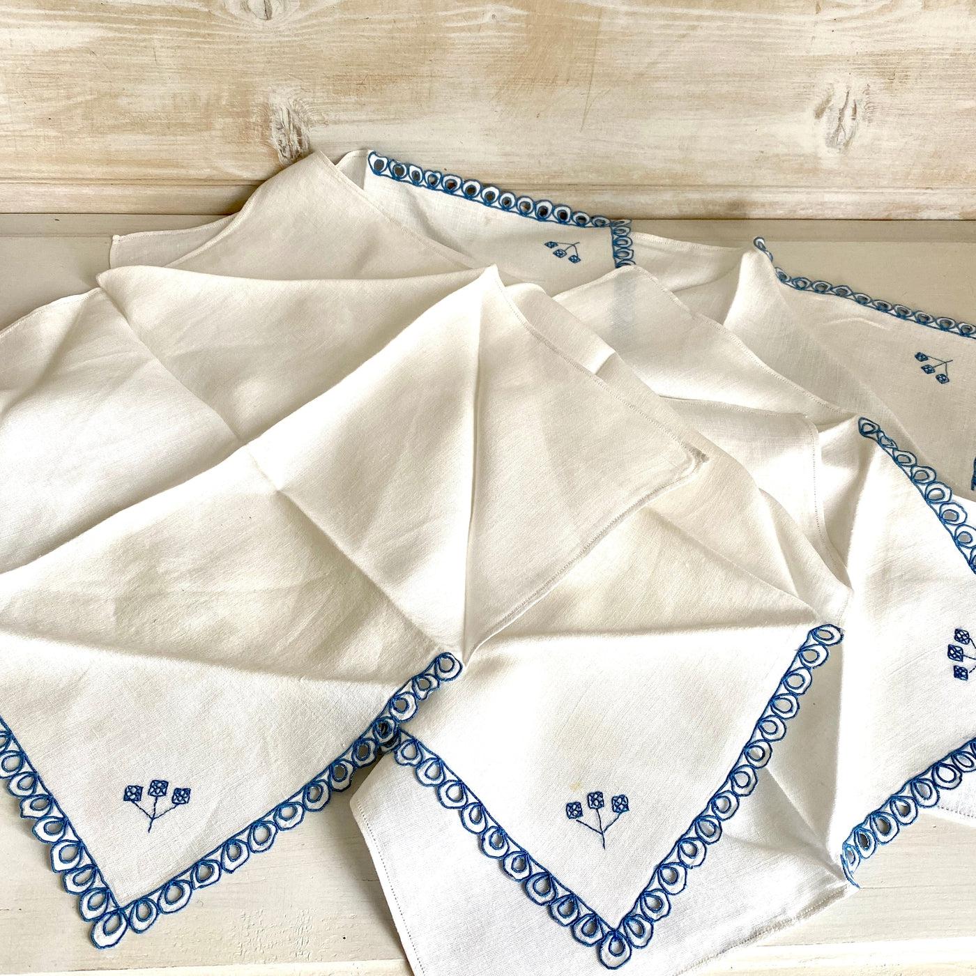 Vintage hand embroidered napkin set blue white open work, 1940s-Sweet Antik