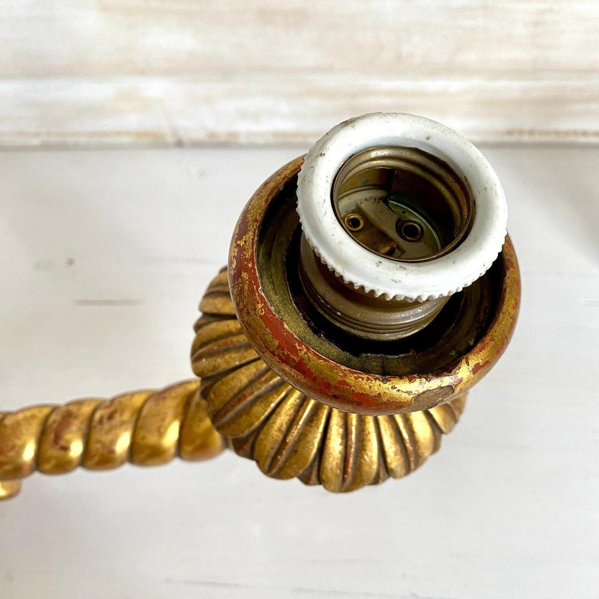Wandlampe Antik Holz geschnitzt vergoldet, Füllhorn Wandleuchter, um 1930