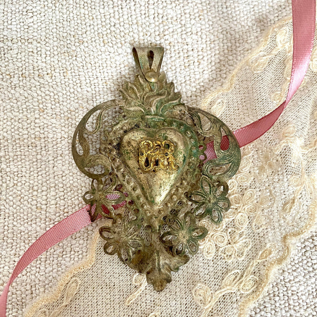 Antique Italian Ex Voto silverplate sacred heart |0883-vintage-Ex Voto-Sweet Antik