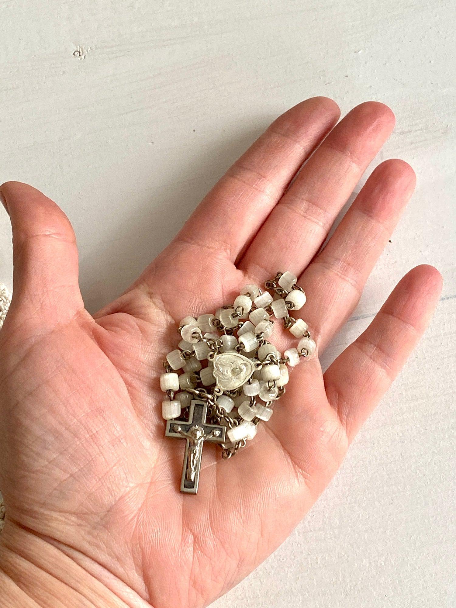 Antique rosary St. Therese de Lisieux of white glass beads-original-vintage-Sweet Antik