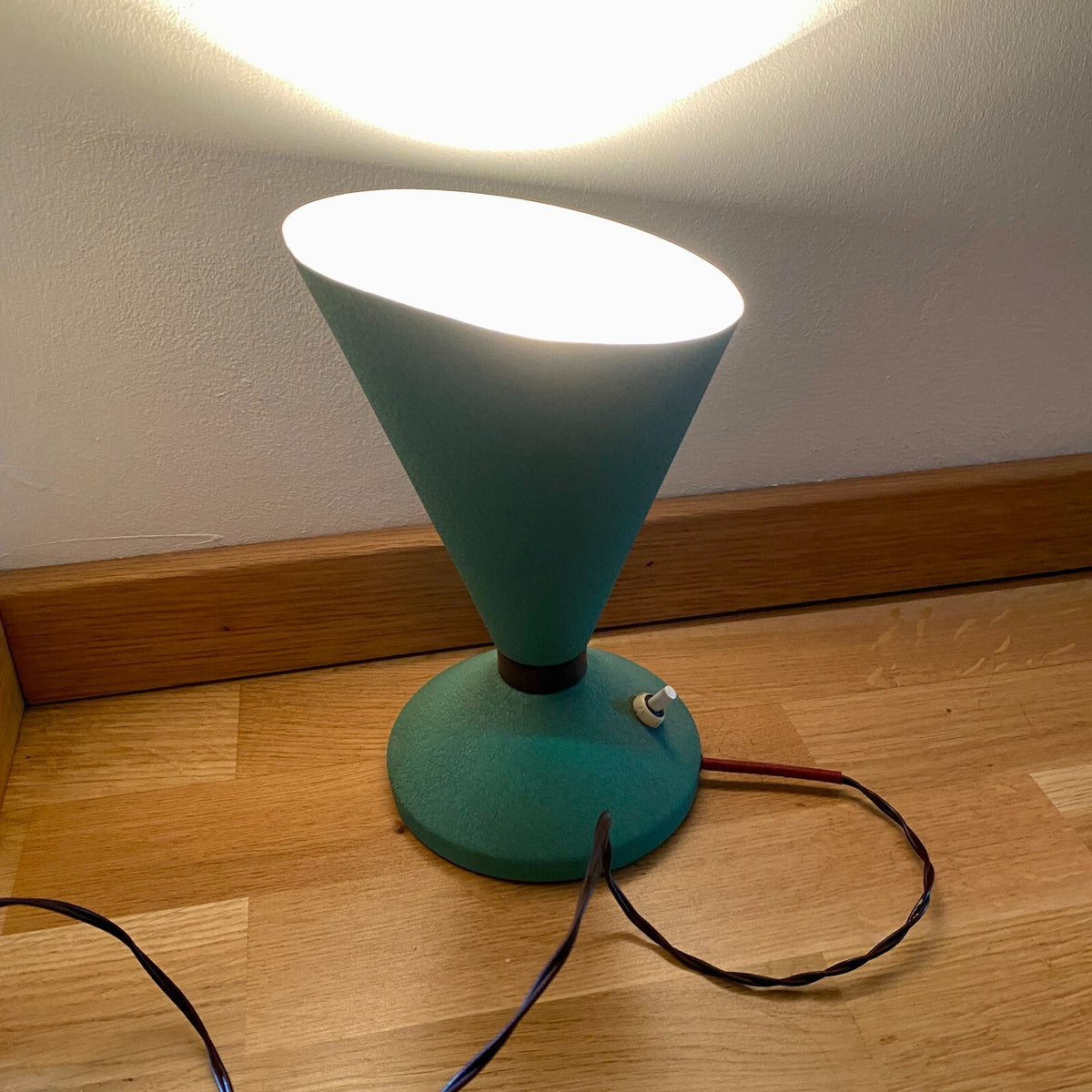 Midcentury Tv Lampe 50er Tischlampe Hammerschlag Lack Aluminium Italien-SweetAntik