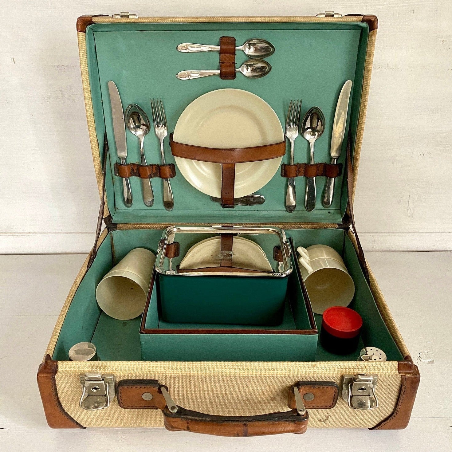 vintage-1950s picnic suitcase in leather and canvas, with accessories for two-Sweet Antik