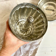 vintage-Antique pudding tin mold with lid 1900s Victorian kitchen decor-Sweet Antik