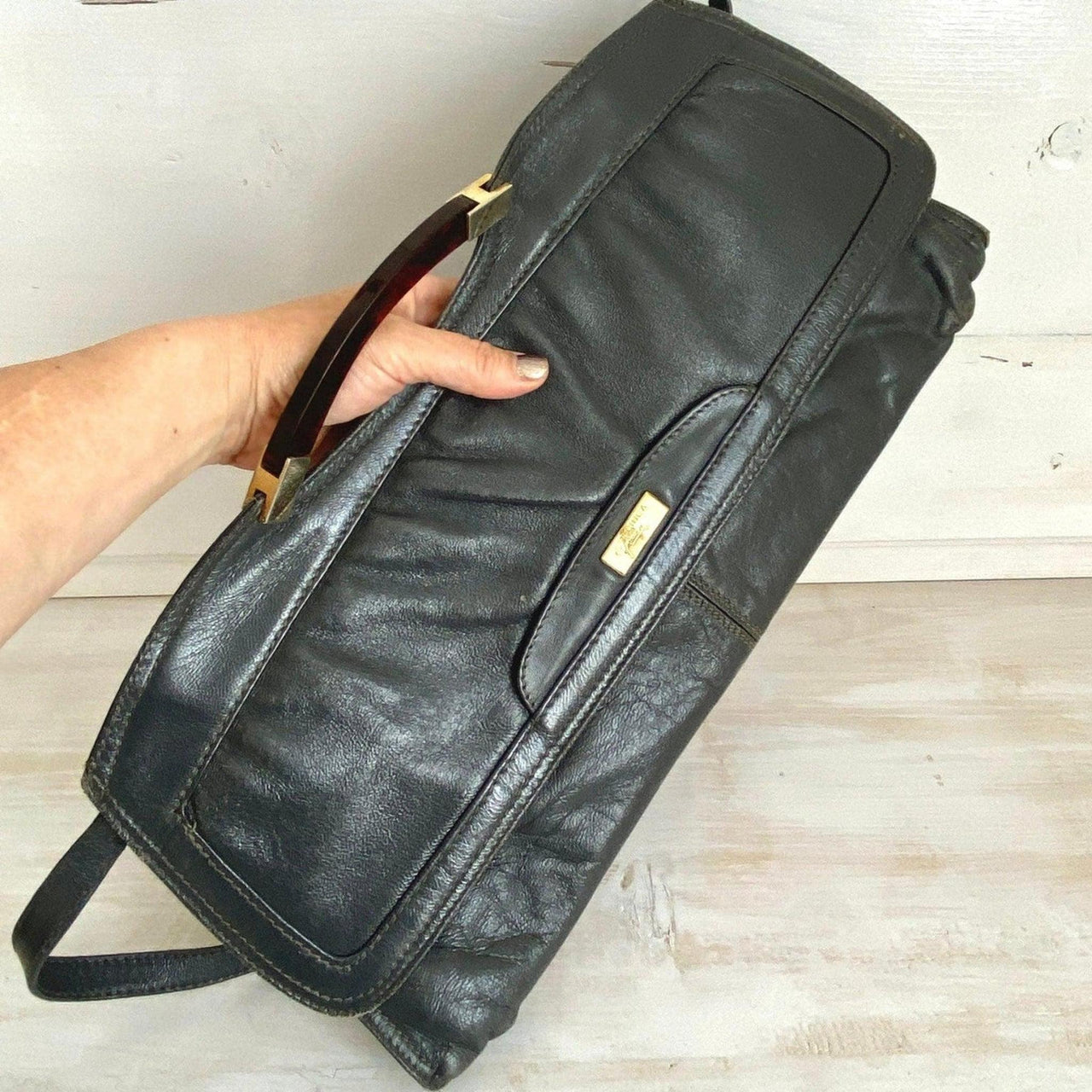 70er Lederhandtasche mit Acrylgriff "Linea Franco" Italien
