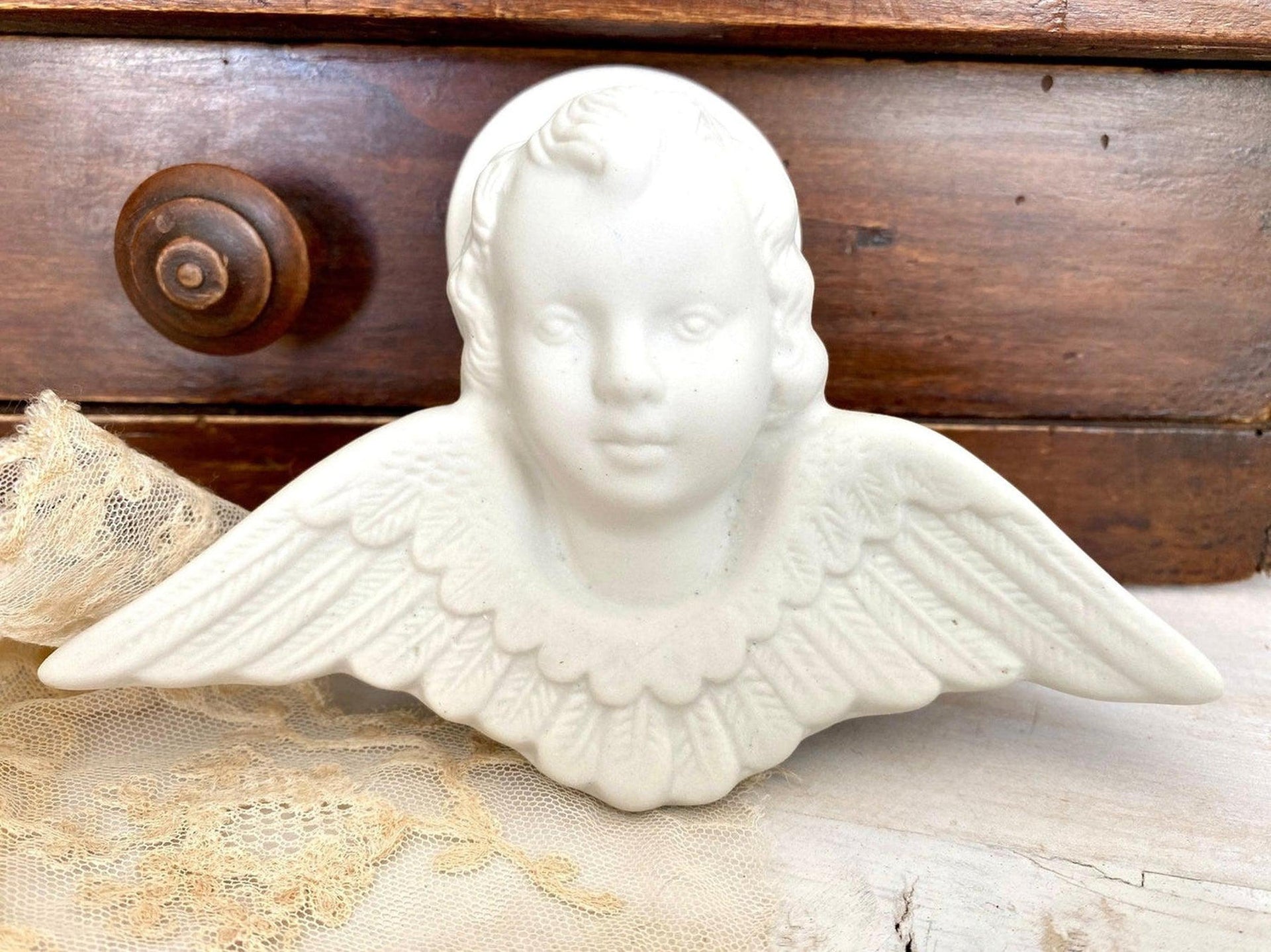 Engel Porzellan Figur Biskuit Wandfigur, um 1920