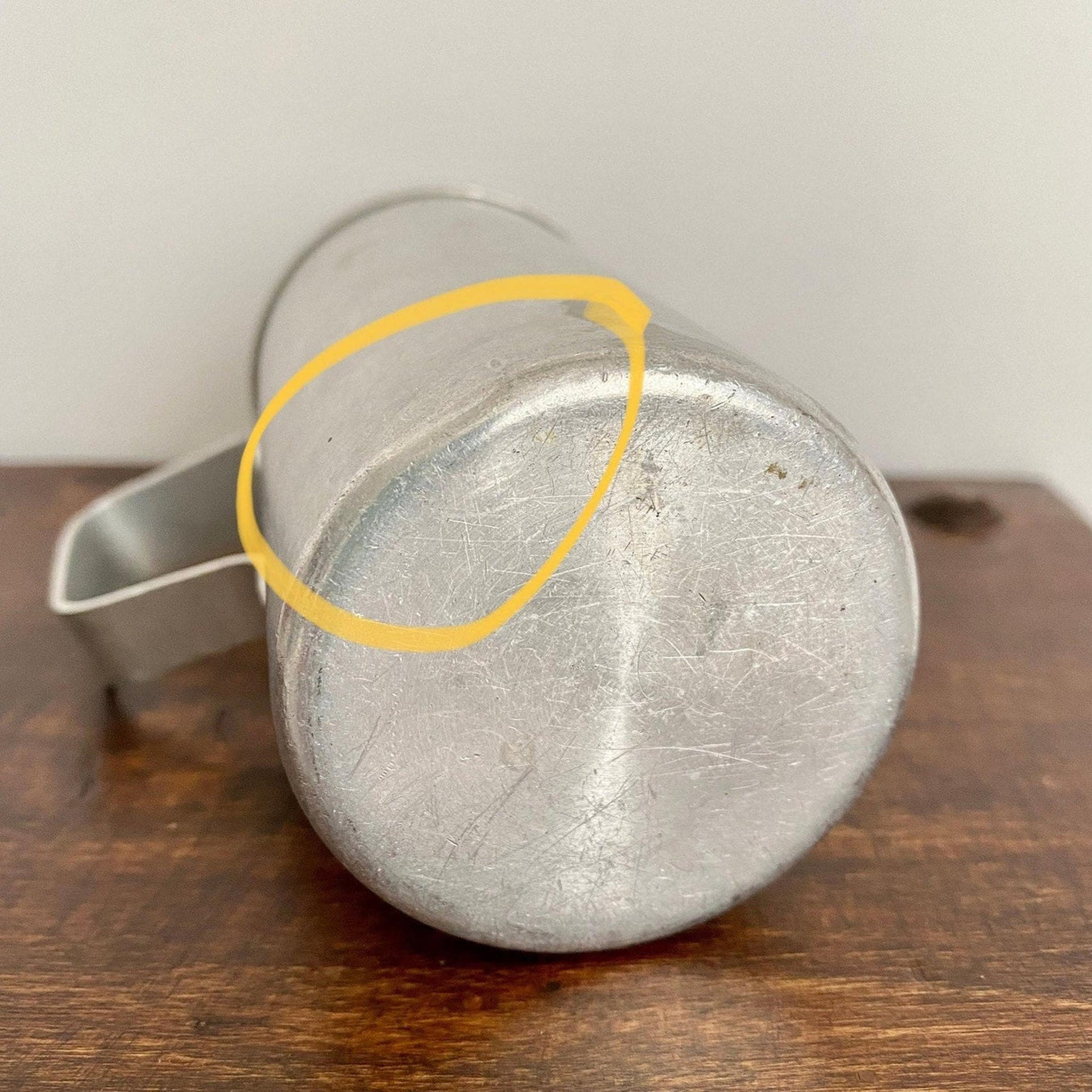 Messbecher aus Aluminium 1/4 Liter, Vintage 40er Jahre
