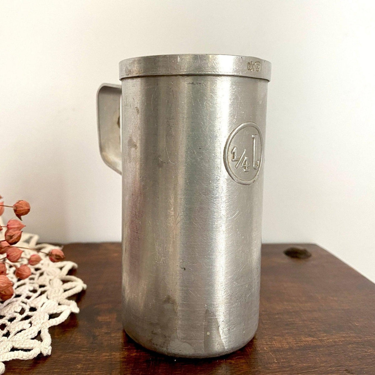 Messbecher aus Aluminium 1/4 Liter, Vintage 40er Jahre