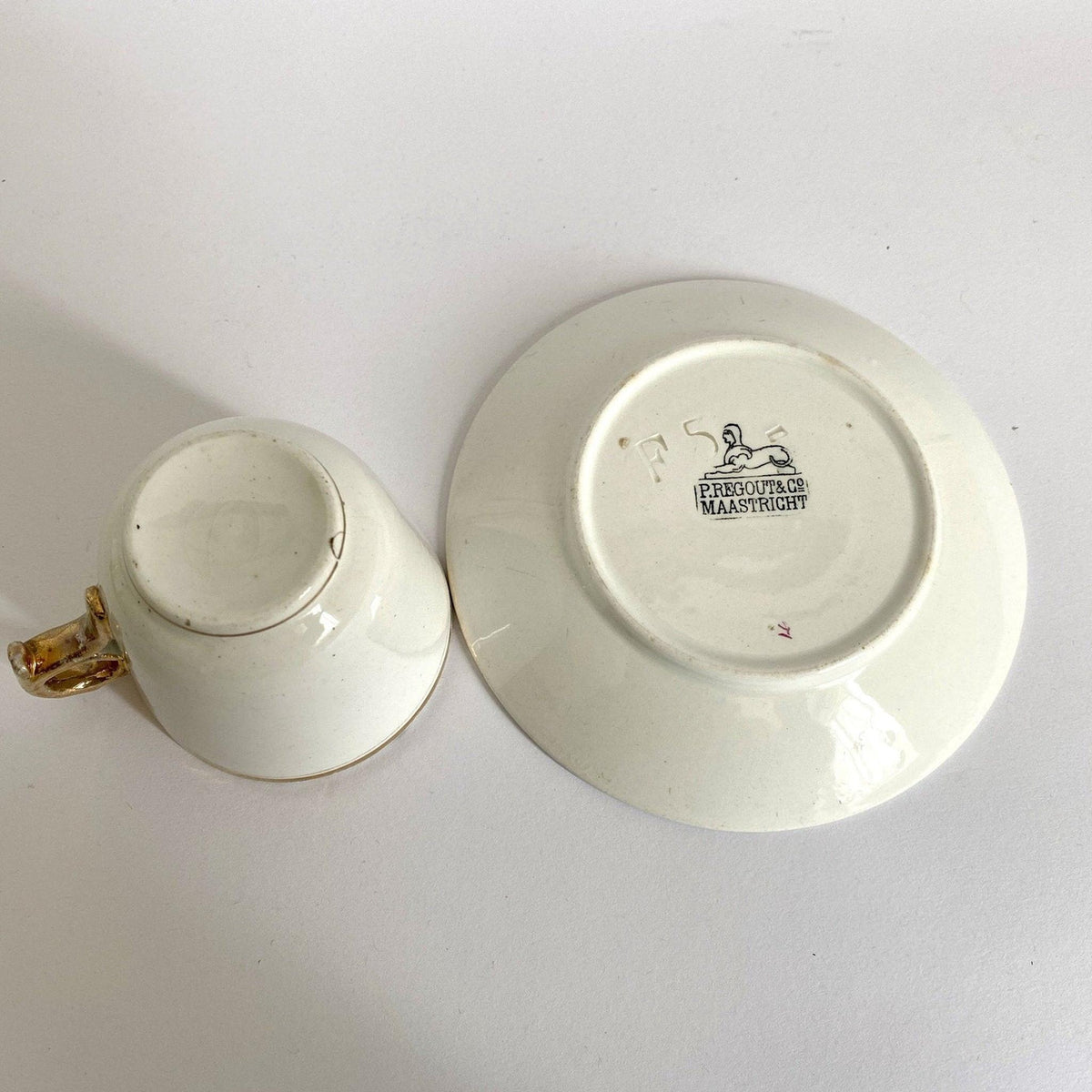 Regout Keramik Tasse Kaffeetasse Antik mit Goldrand Maastricht 19. Jhd.