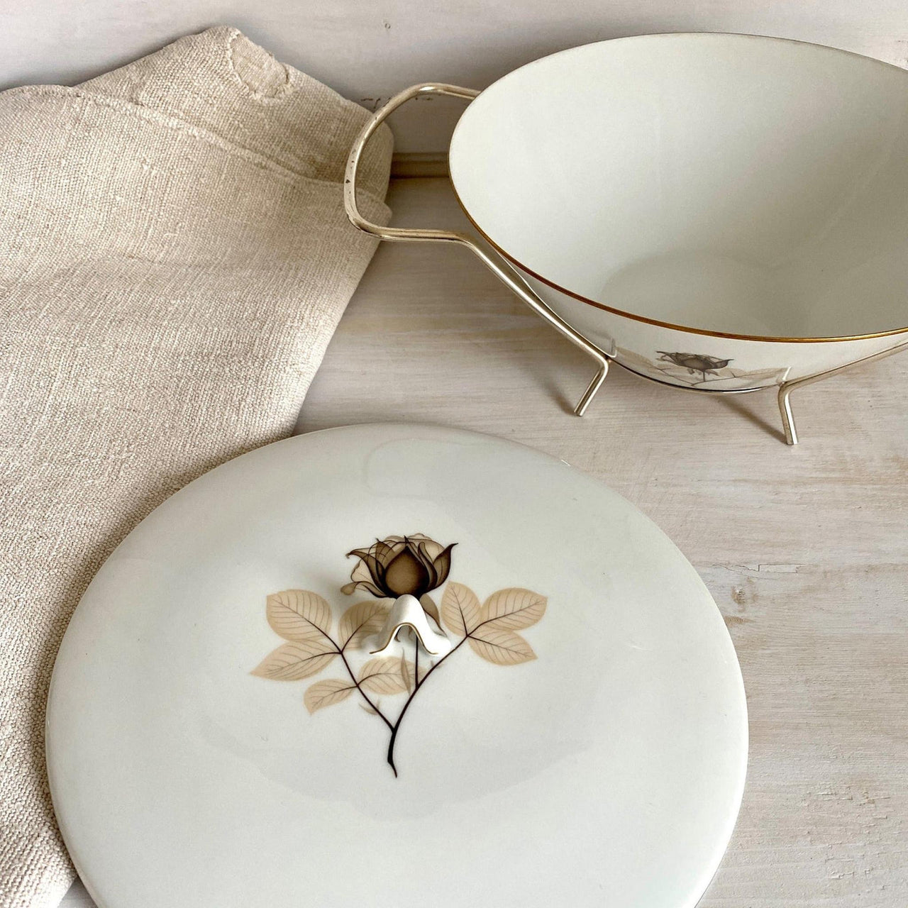 Rosenthal Schattenrose Suppenterrine mit Ständer, Form 2000, 60er