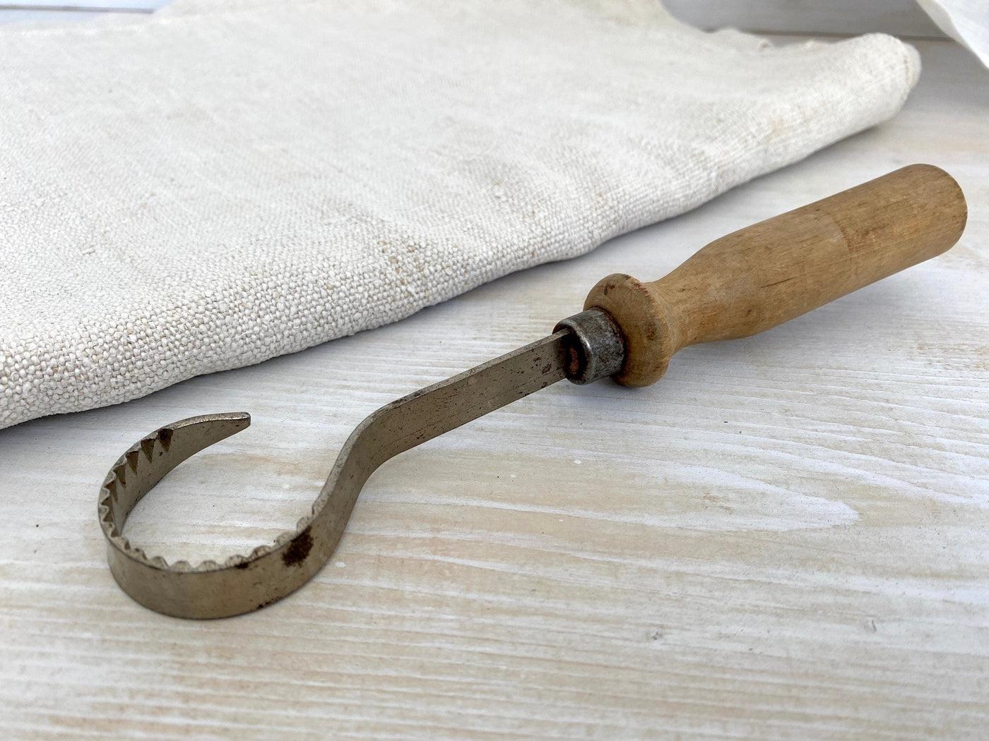 vintage Antique butter curler with wooden handle, 1930s - Sweet Antik