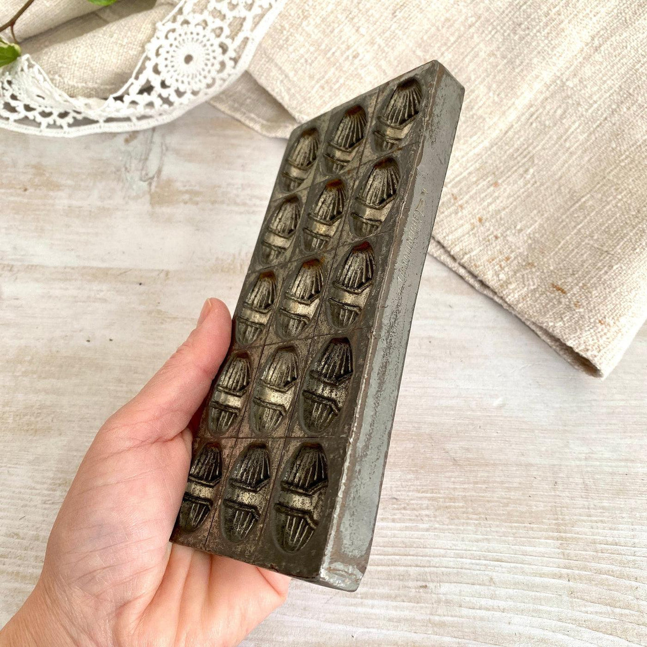 vintage Antique chocolate mold 1930s Anton Reiche Easter eggs - Sweet Antik
