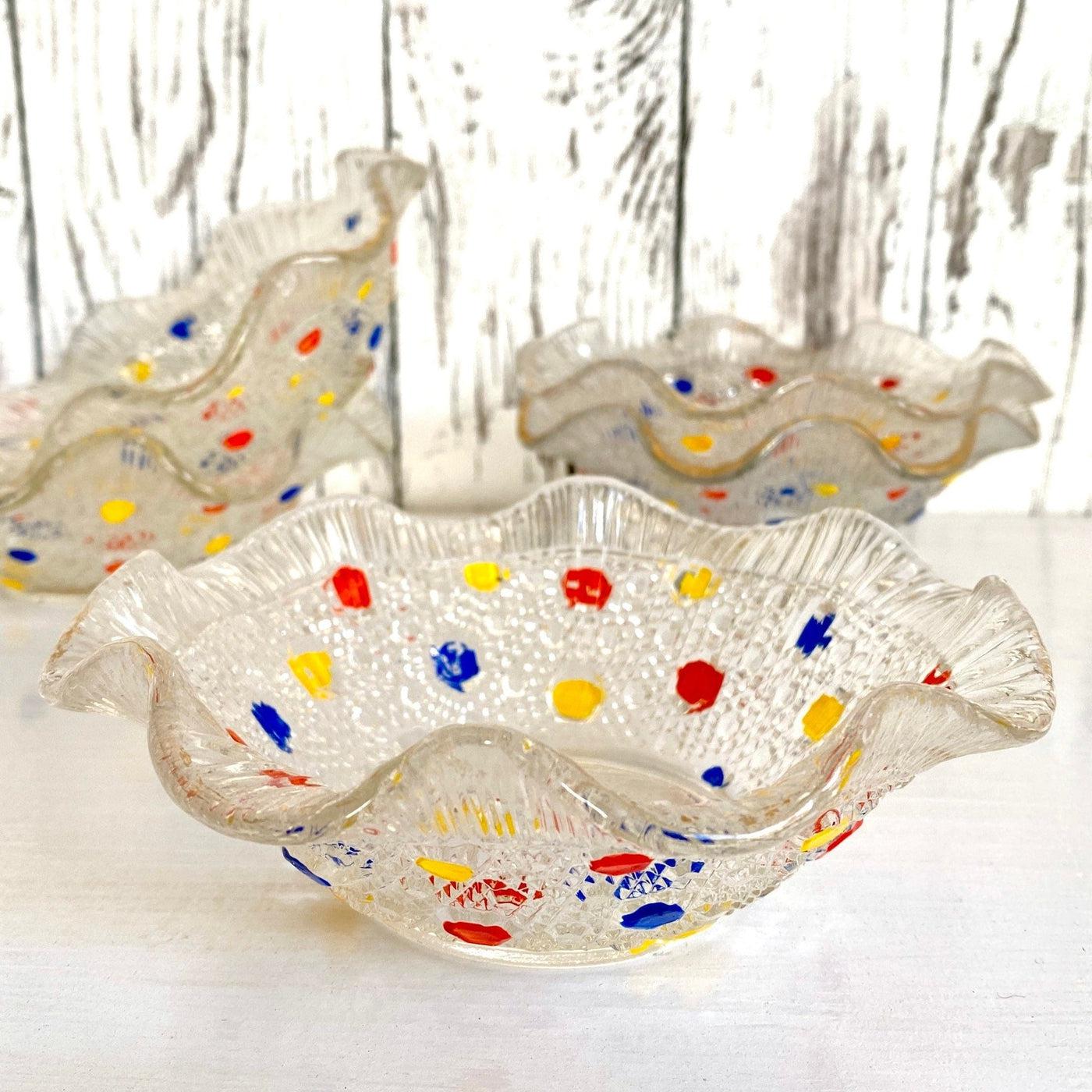 vintage-Mid-century serving bowls pressed glass with dots decor, 50s-Sweet Antik