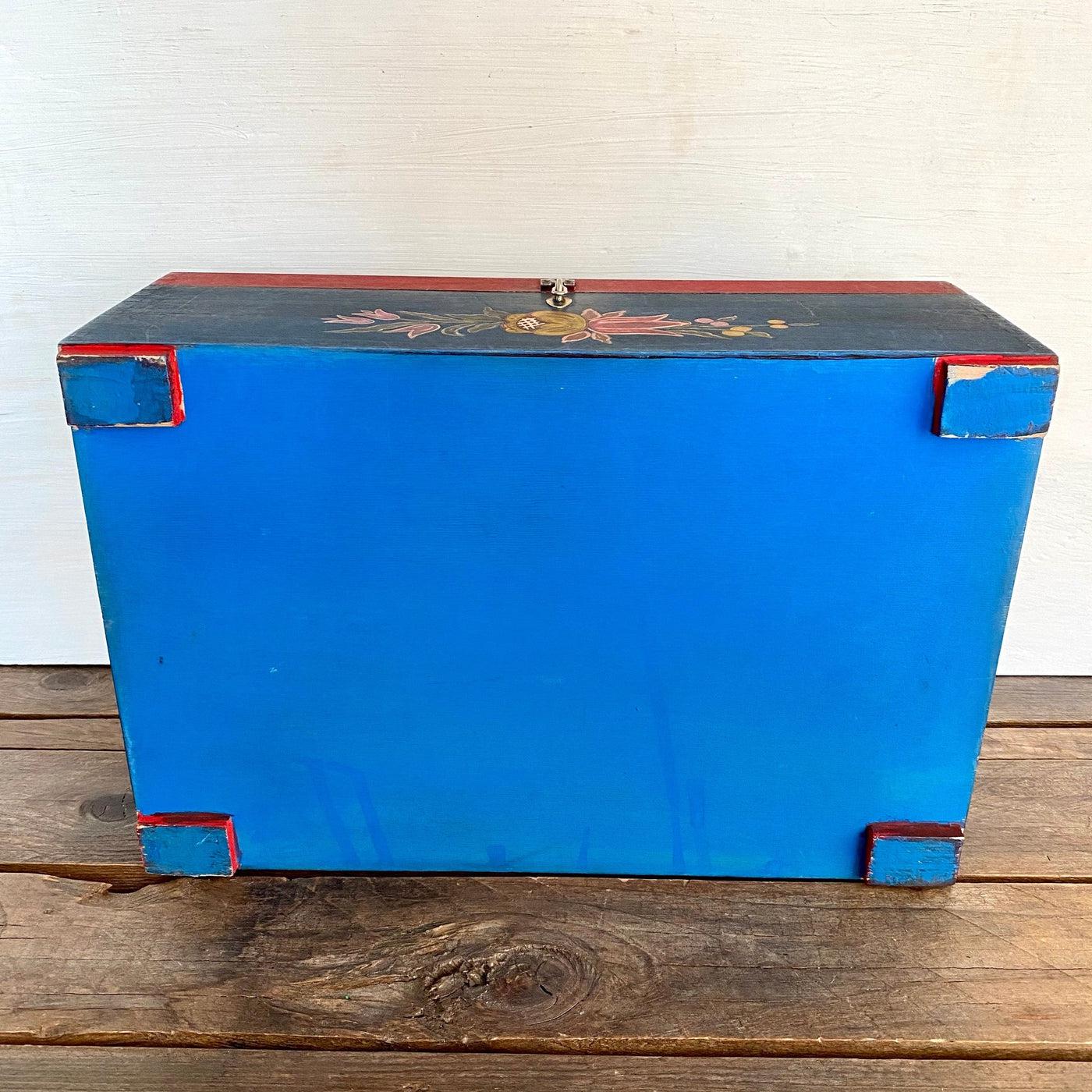 vintage Wooden chest box hand painted Bavarian decor - Sweet Antik